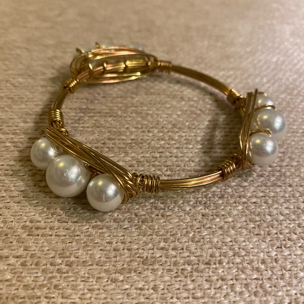 Gold and pearl wire bangle bracelet